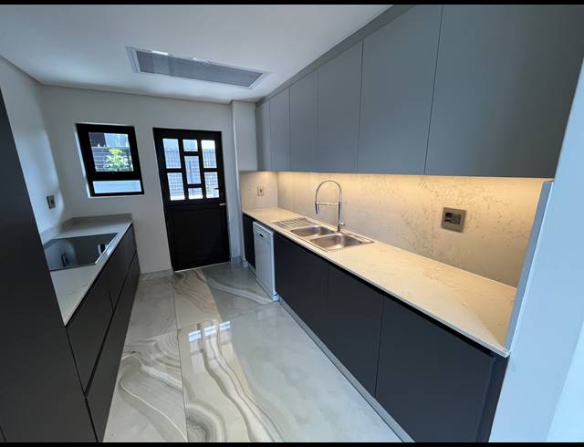 5 BEDROOM HOUSE FOR SALE IN IZINGA RIDGE
